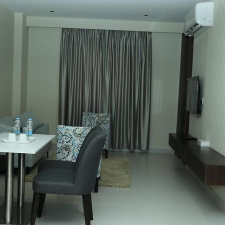 Jarzez Hotel Apartments Al Hail Seeb Exterior foto