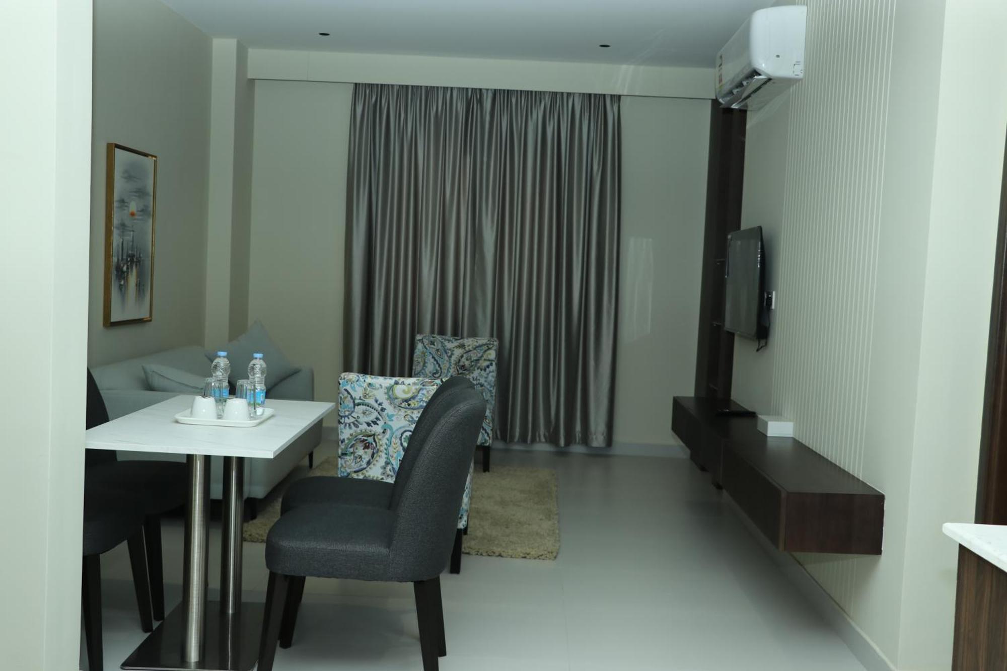 Jarzez Hotel Apartments Al Hail Seeb Exterior foto